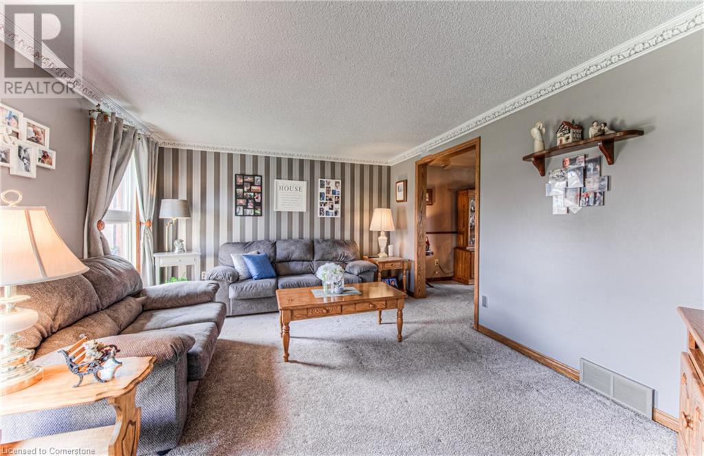 Property at 76 NEWBURY Drive image 5