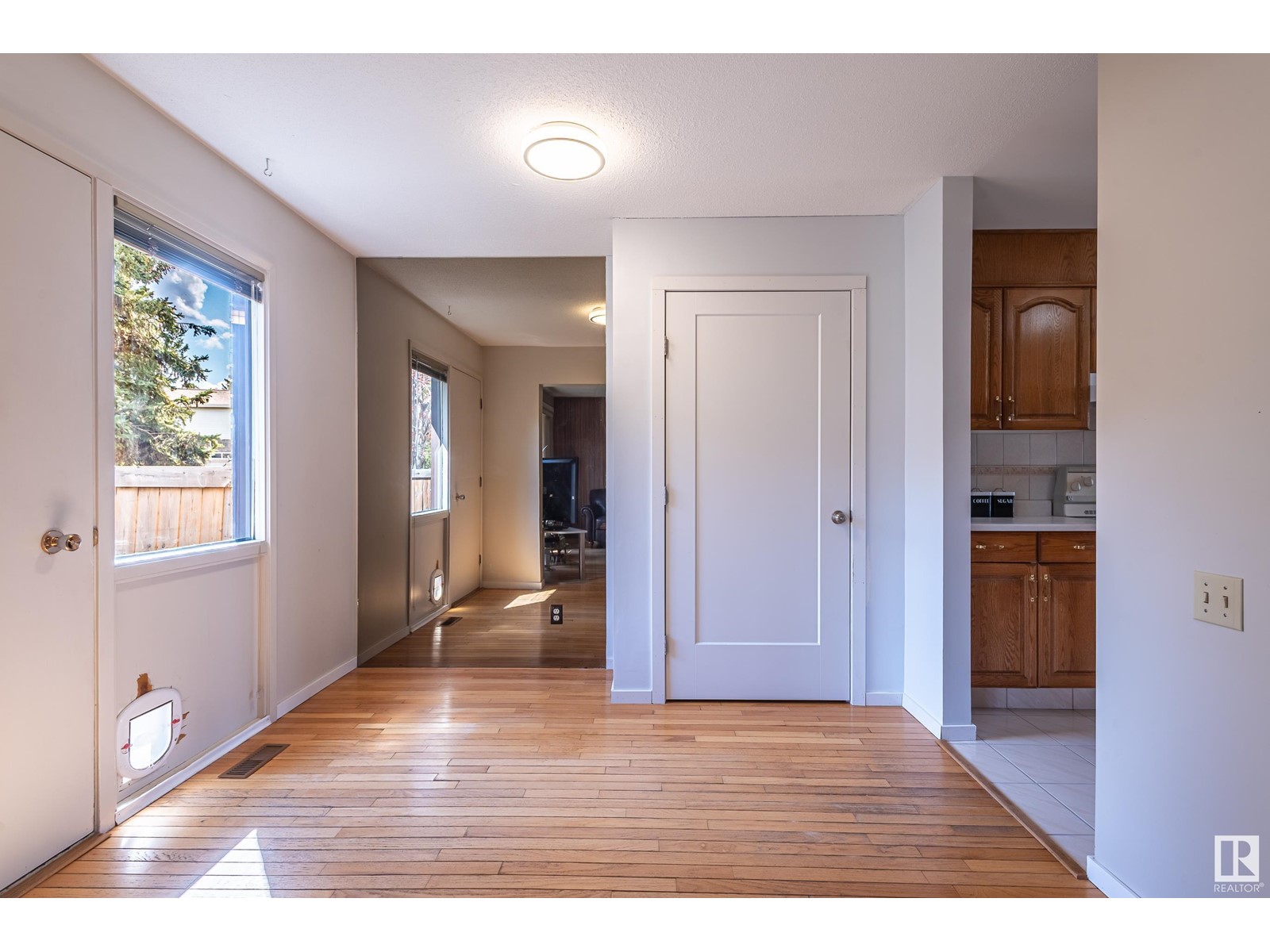 Property at 147 GRANDIN VG image 5