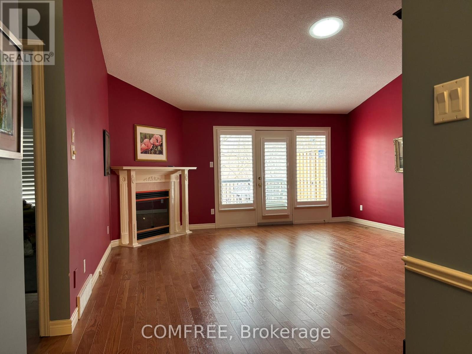 Property at 14 - 1331 COMMISSIONERS ROAD W image 4