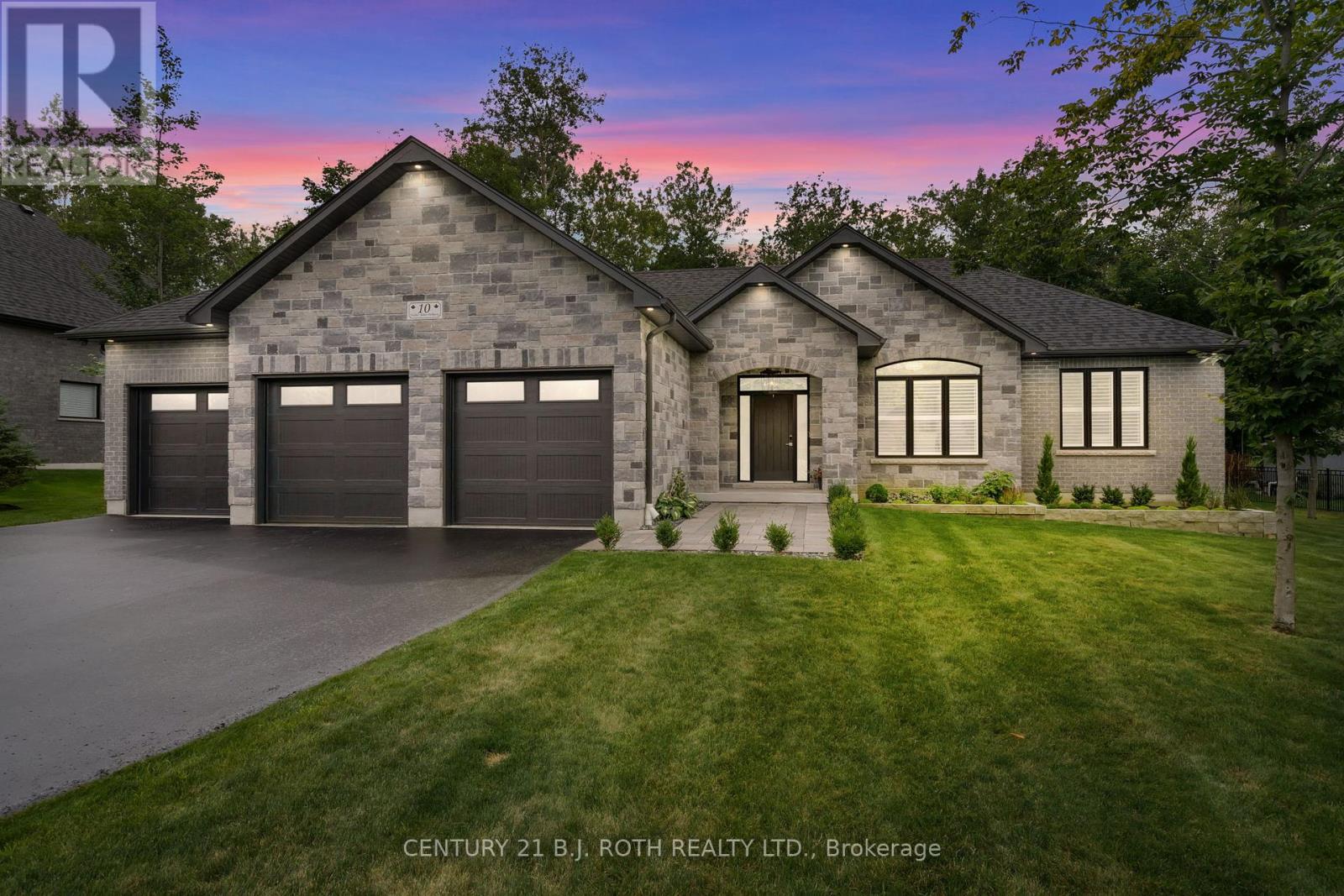 Property at 10 WALTER JAMES PARKWAY image 1