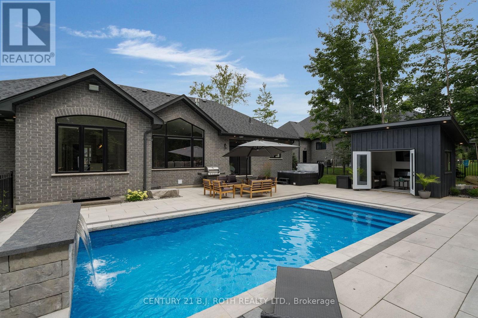 10 Walter James Parkway, Springwater, Ontario  L9X 2A6 - Photo 39 - S12100930