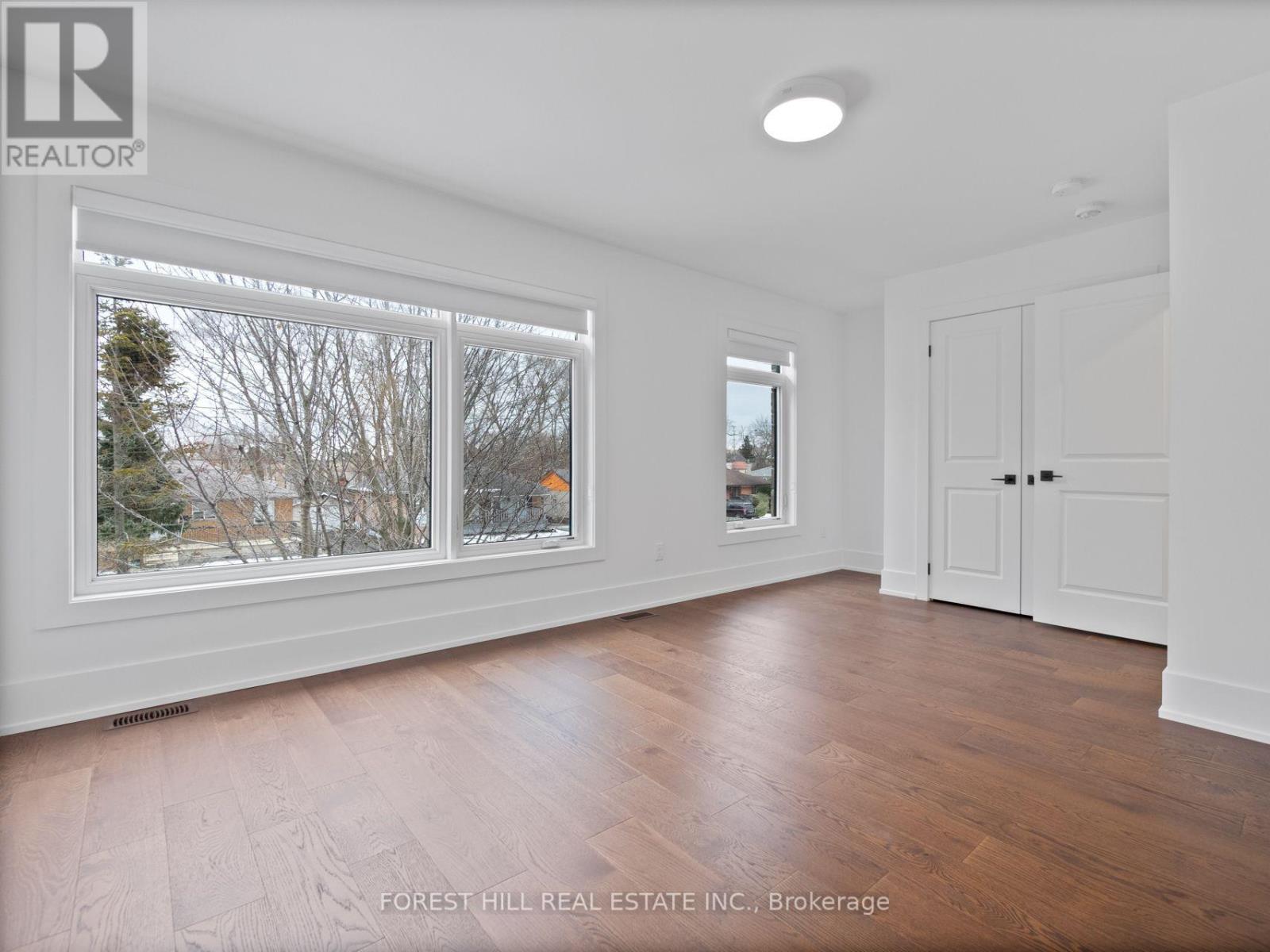 1077 FOURTH STREET Mississauga (Lakeview), ON L5E 1K4