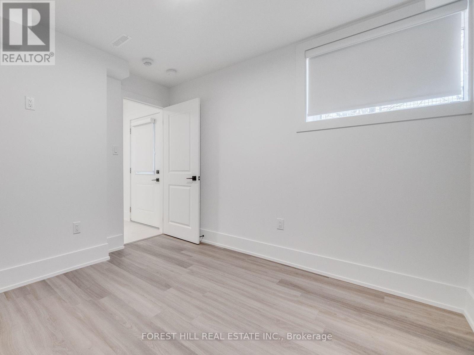 1077 FOURTH STREET Mississauga (Lakeview), ON L5E 1K4