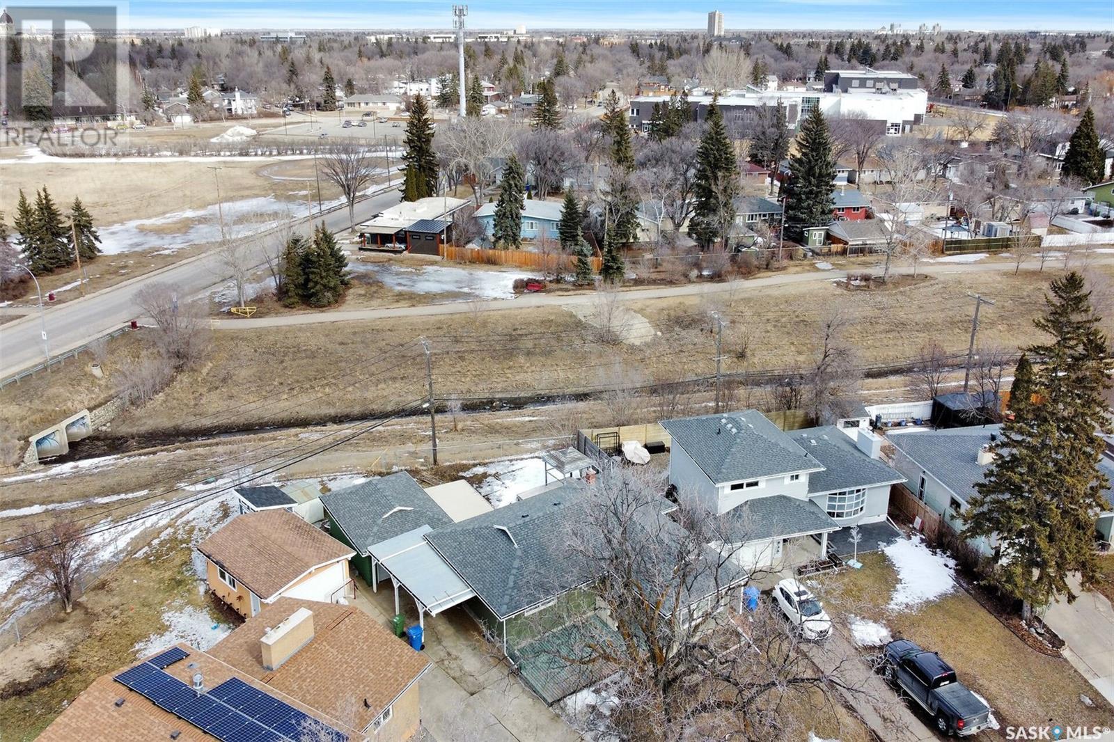Property at 98 Millar CRESCENT image 2