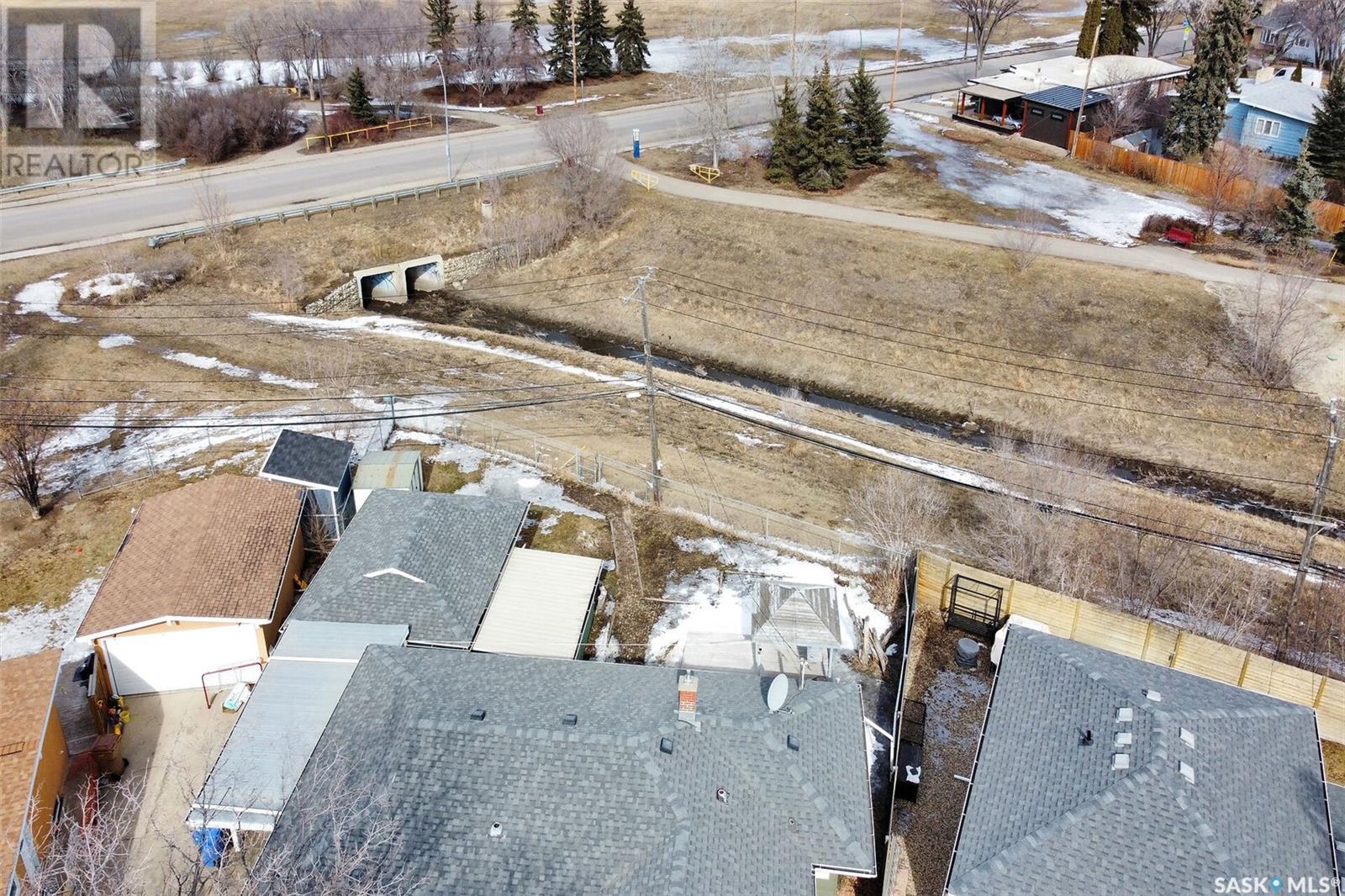 Property at 98 Millar CRESCENT image 3