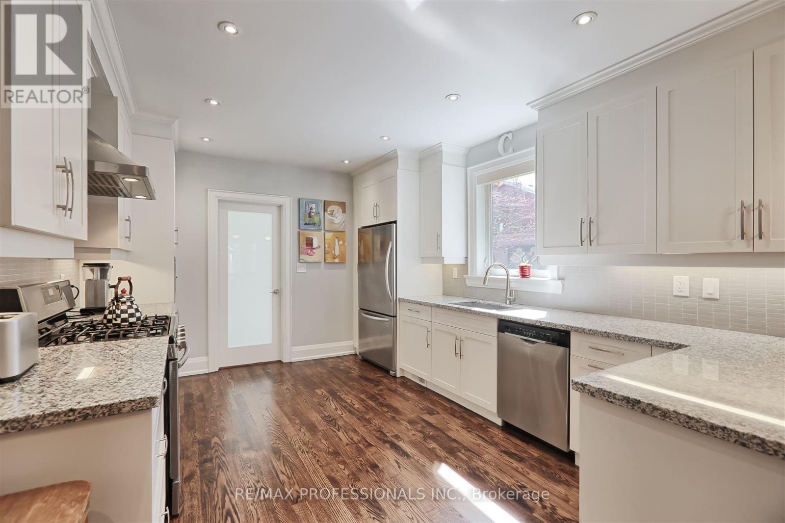 313 Pacific Avenue, Toronto (Junction Area), Ontario  M6P 2P8 - Photo 16 - W12100883