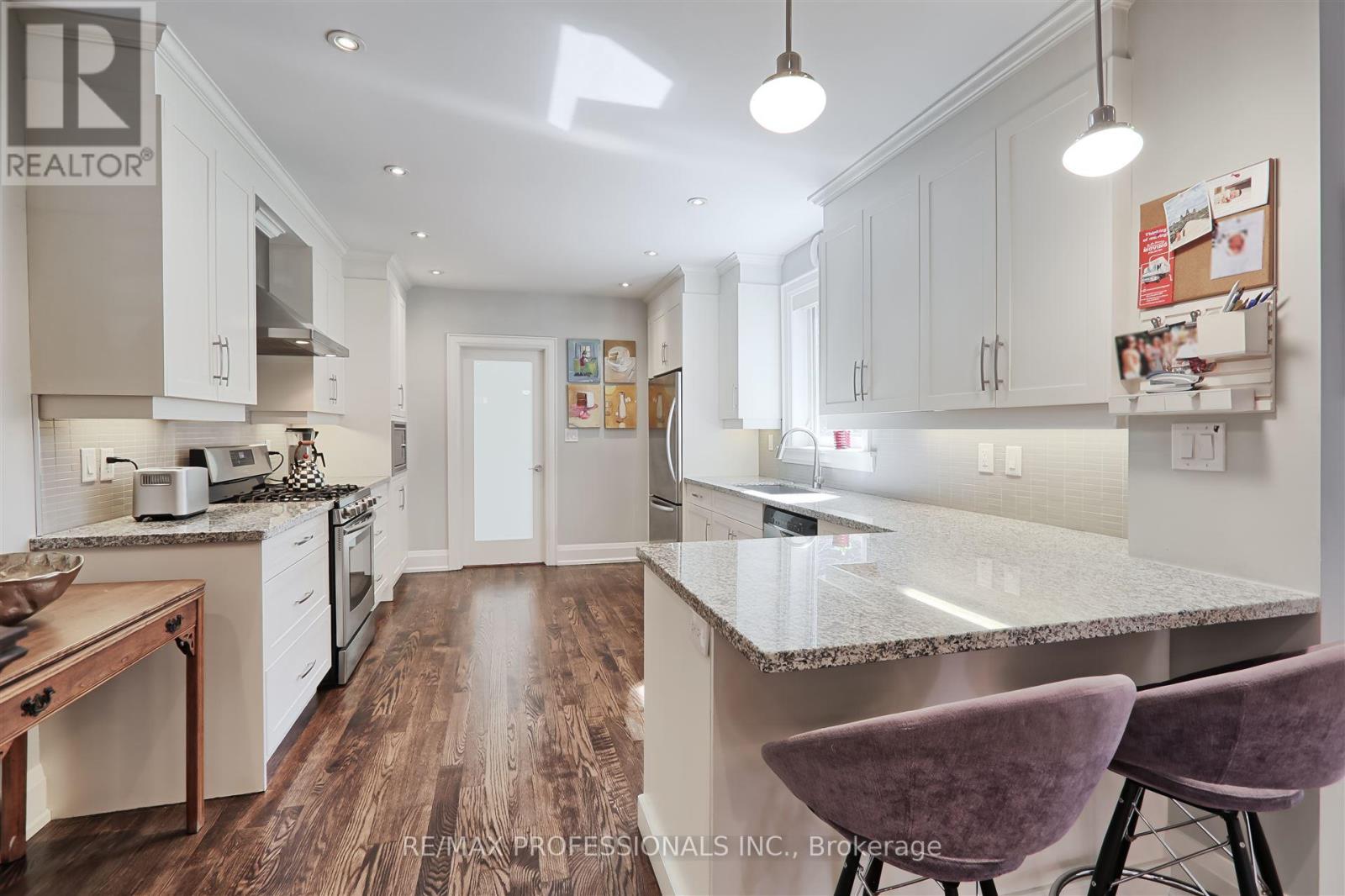 313 Pacific Avenue, Toronto (Junction Area), Ontario  M6P 2P8 - Photo 17 - W12100883
