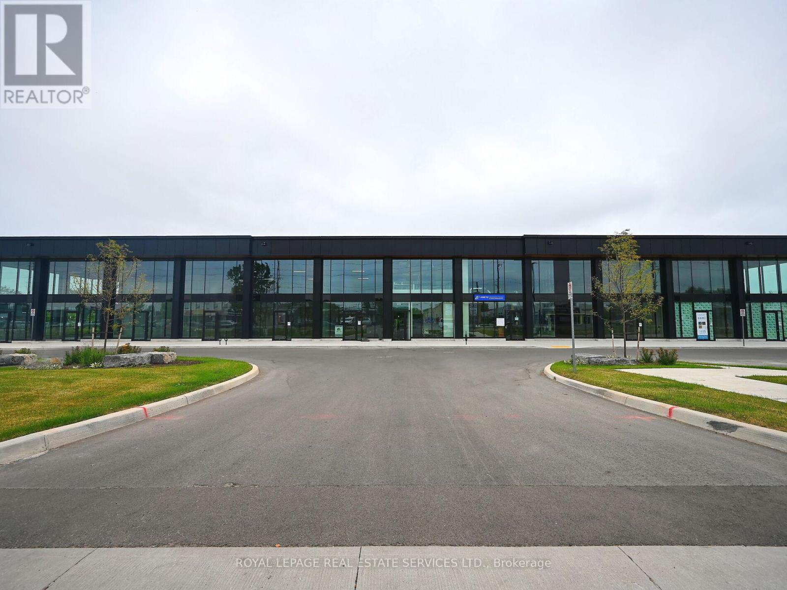 3 - 530 Speers Road, Oakville, Ontario  L6K 2G3 - Photo 4 - W12100899