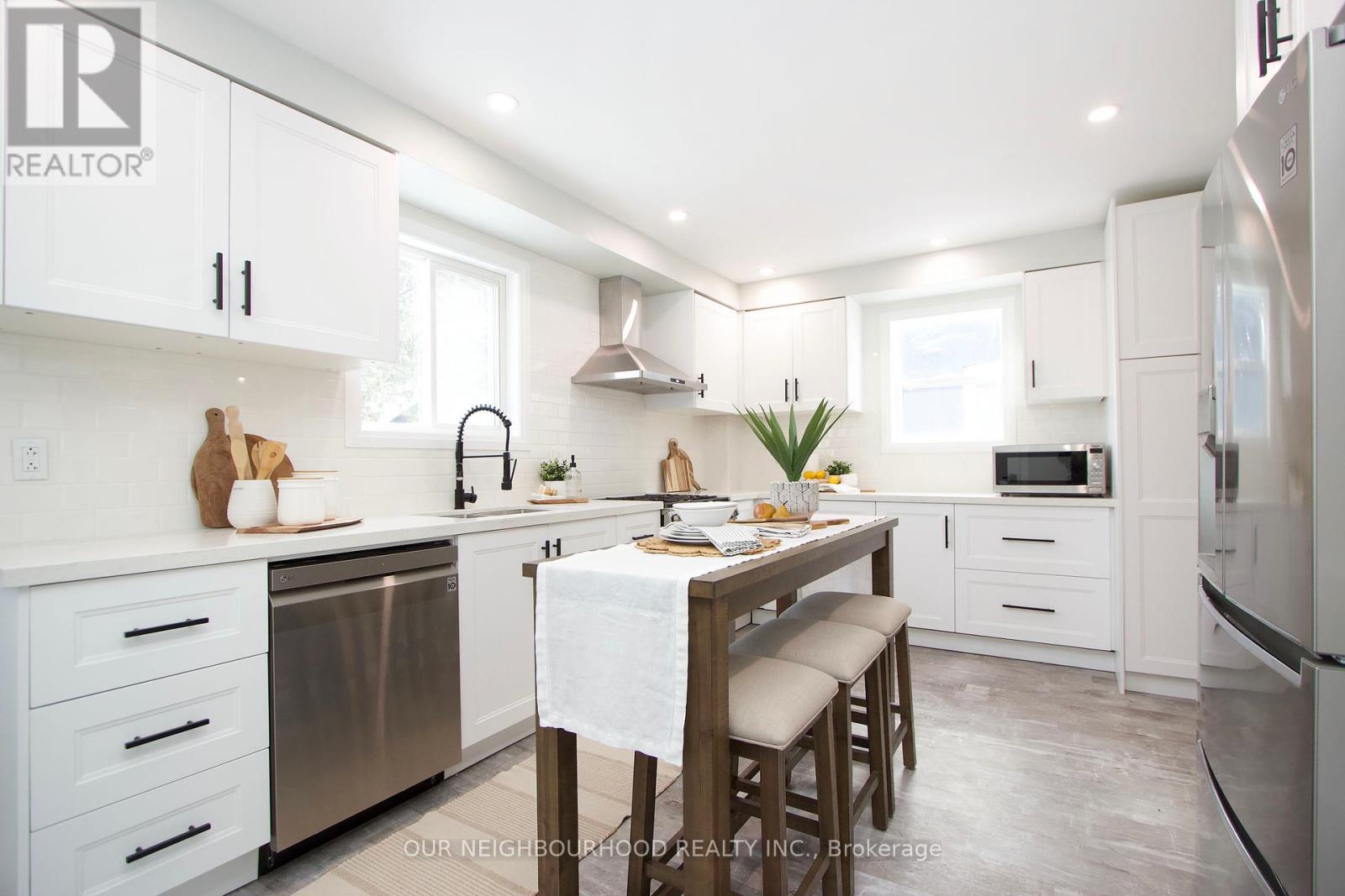 Property at 251 JOHN STREET W image 4