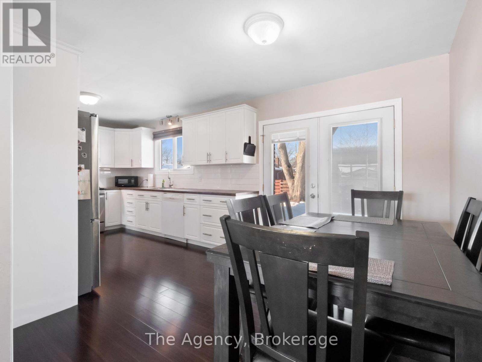 24 Gladys Avenue, Welland, Ontario  L3B 1G2 - Photo 5 - X11945413