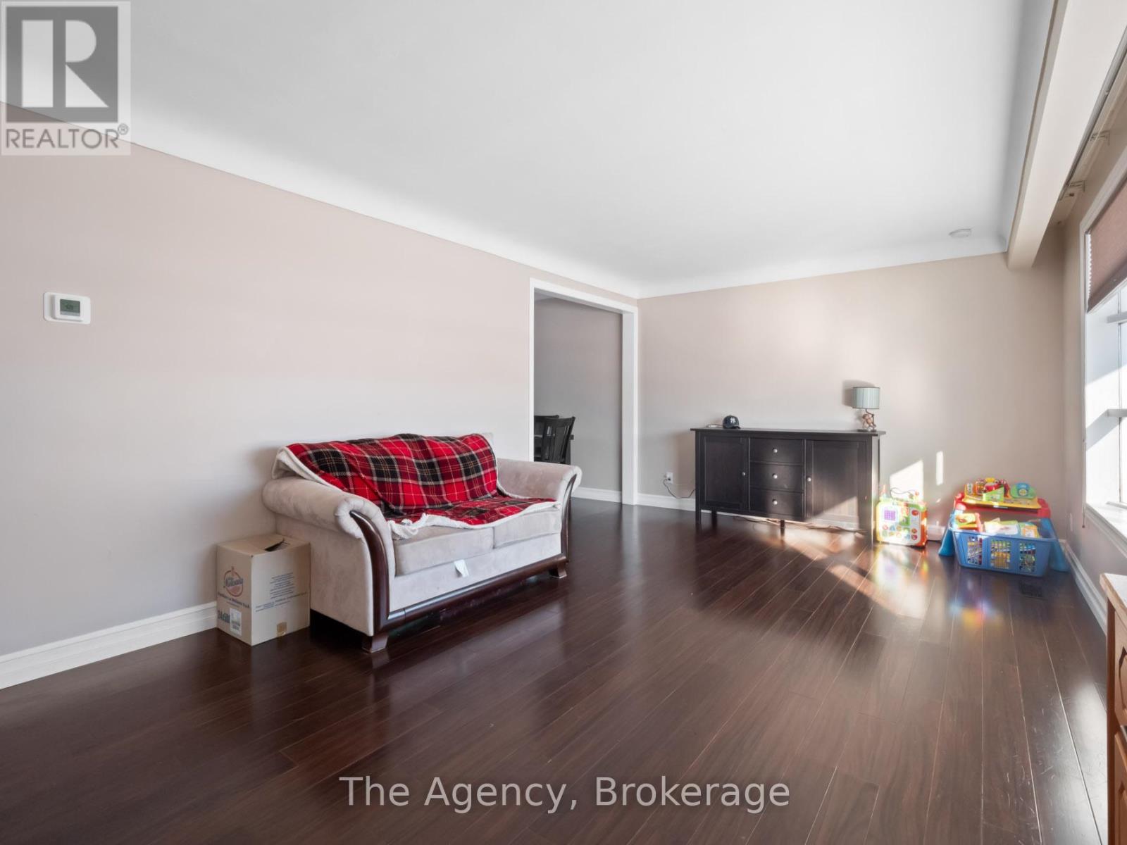 Property at 24 GLADYS AVENUE image 4