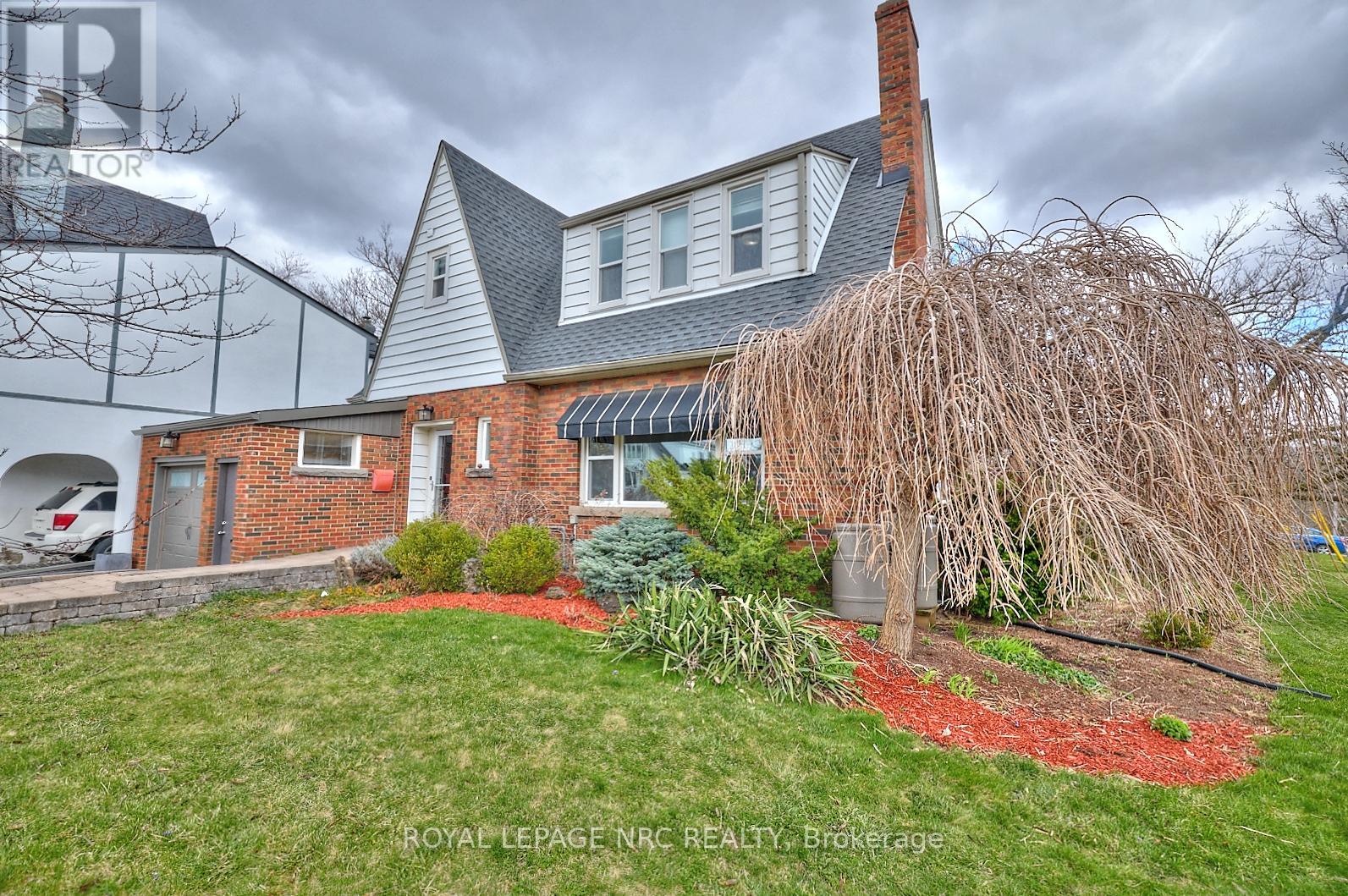 Property at 157 SOUTH DRIVE S image 3