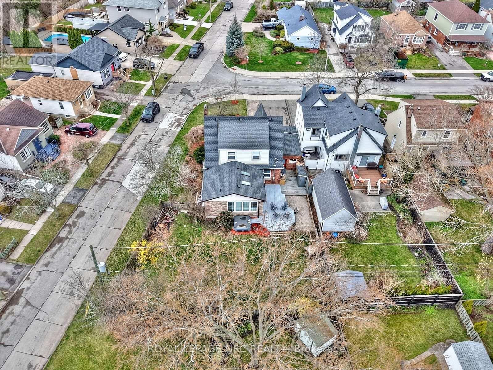 Property at 157 SOUTH DRIVE S image 5