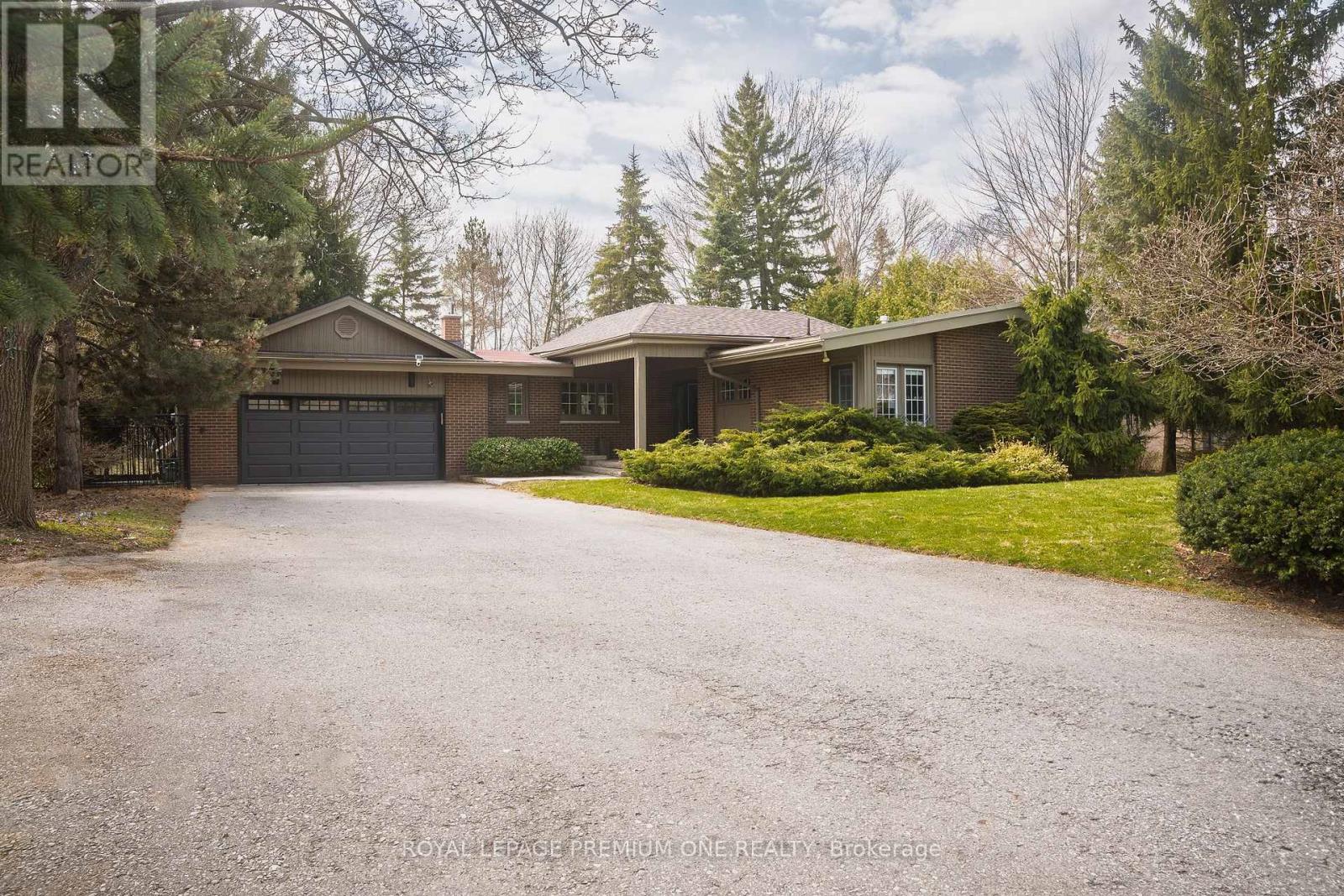 Property at 135 PATRICIA DRIVE image 1