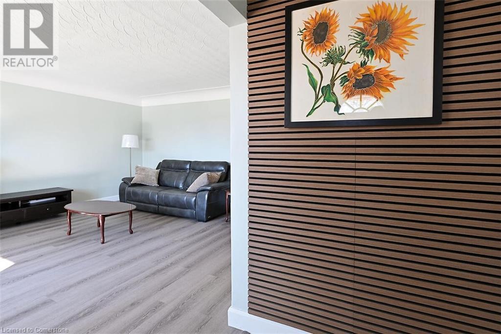 Property at 333 EAST 42ND Street image 3