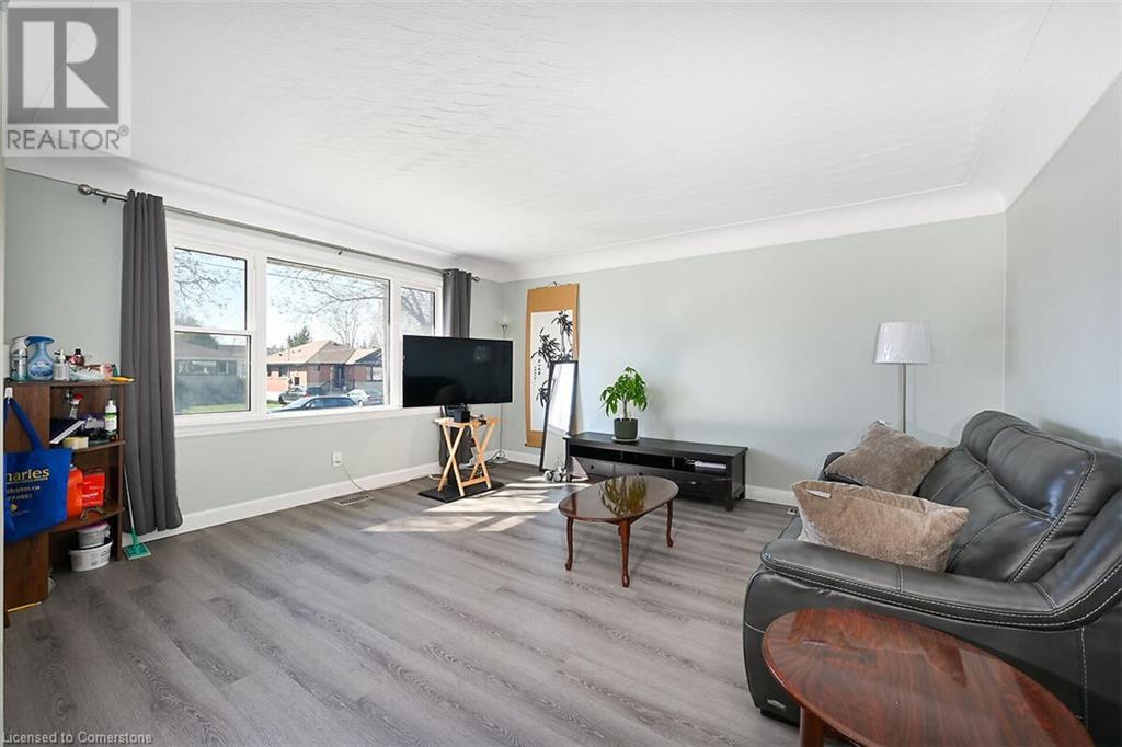 Property at 333 EAST 42ND Street image 5