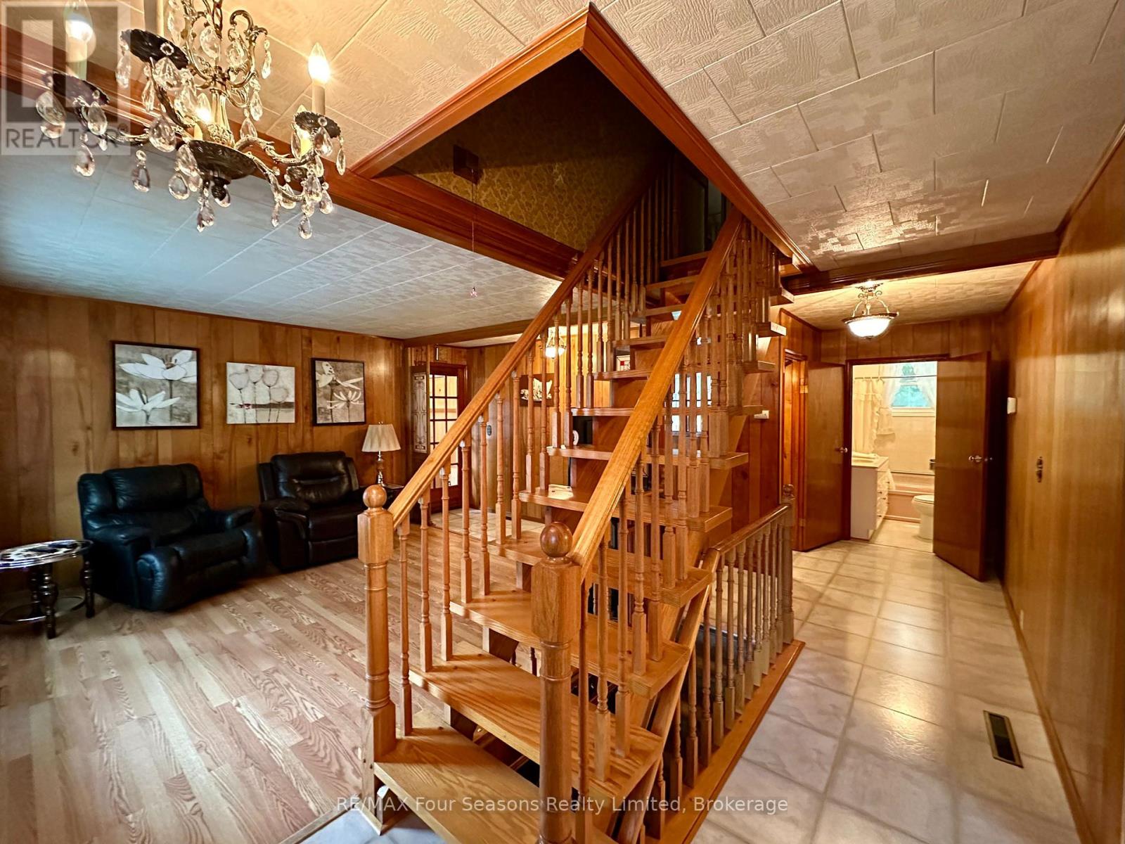 5601 County Road 9, Clearview, Ontario  L0M 1N0 - Photo 15 - S12101120