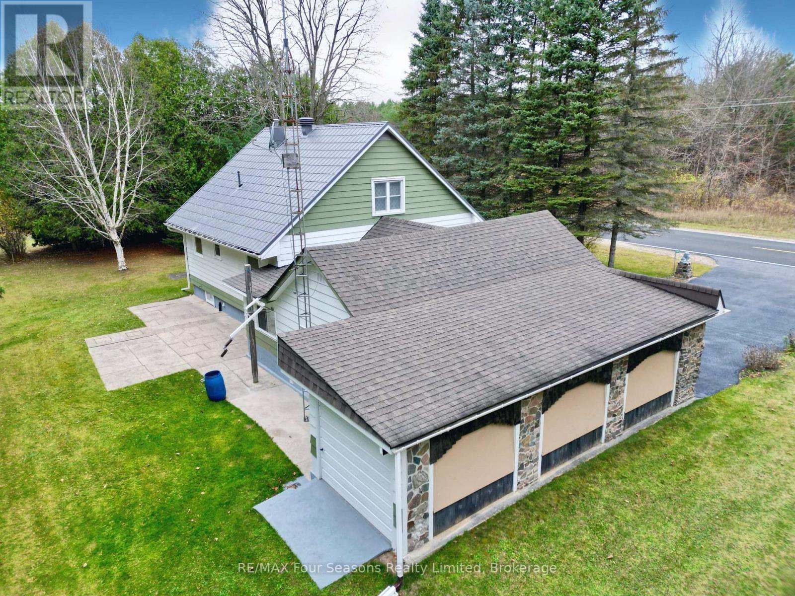 5601 County Road 9, Clearview, Ontario  L0M 1N0 - Photo 4 - S12101120