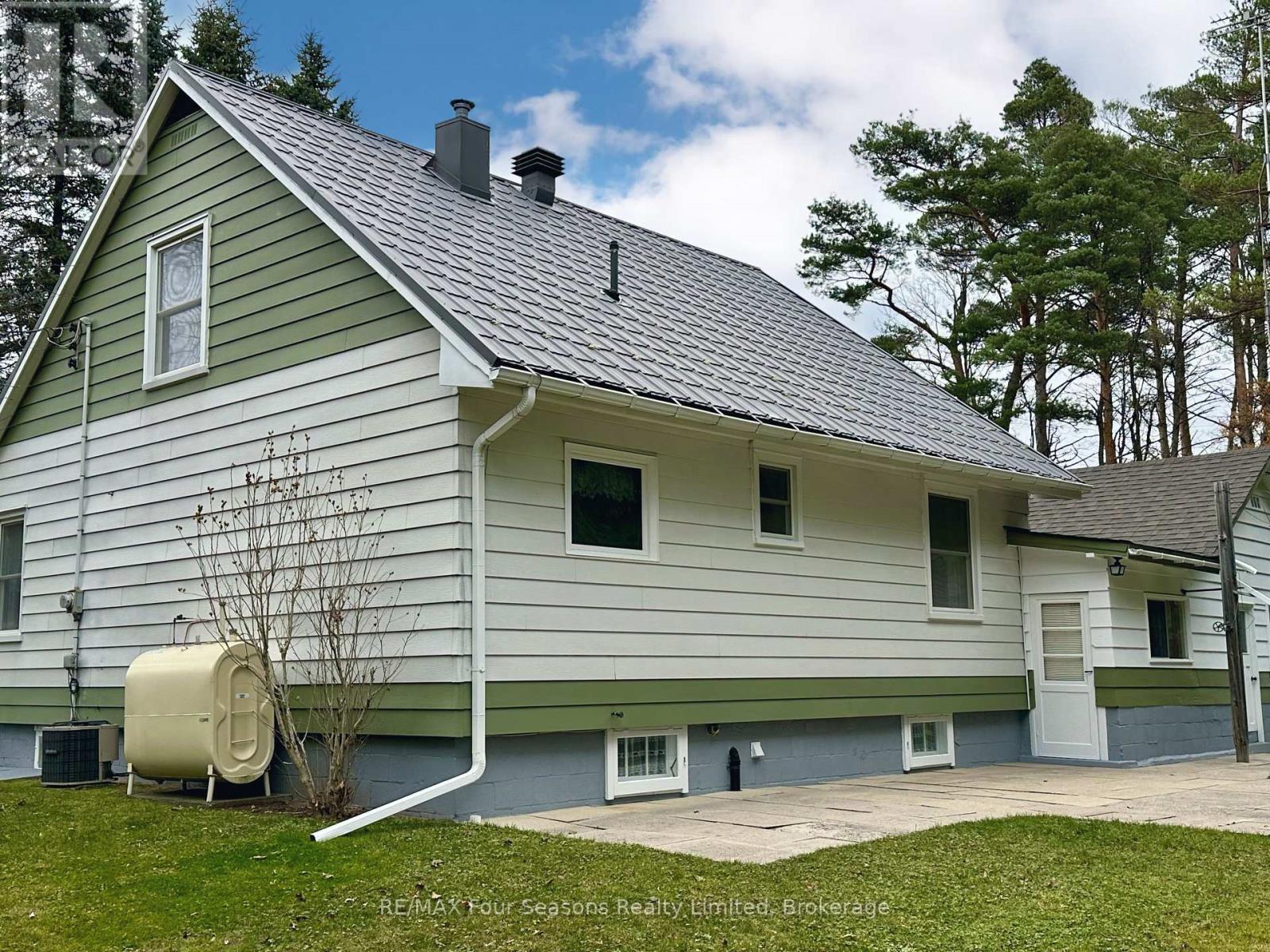 5601 County Road 9, Clearview, Ontario  L0M 1N0 - Photo 6 - S12101120
