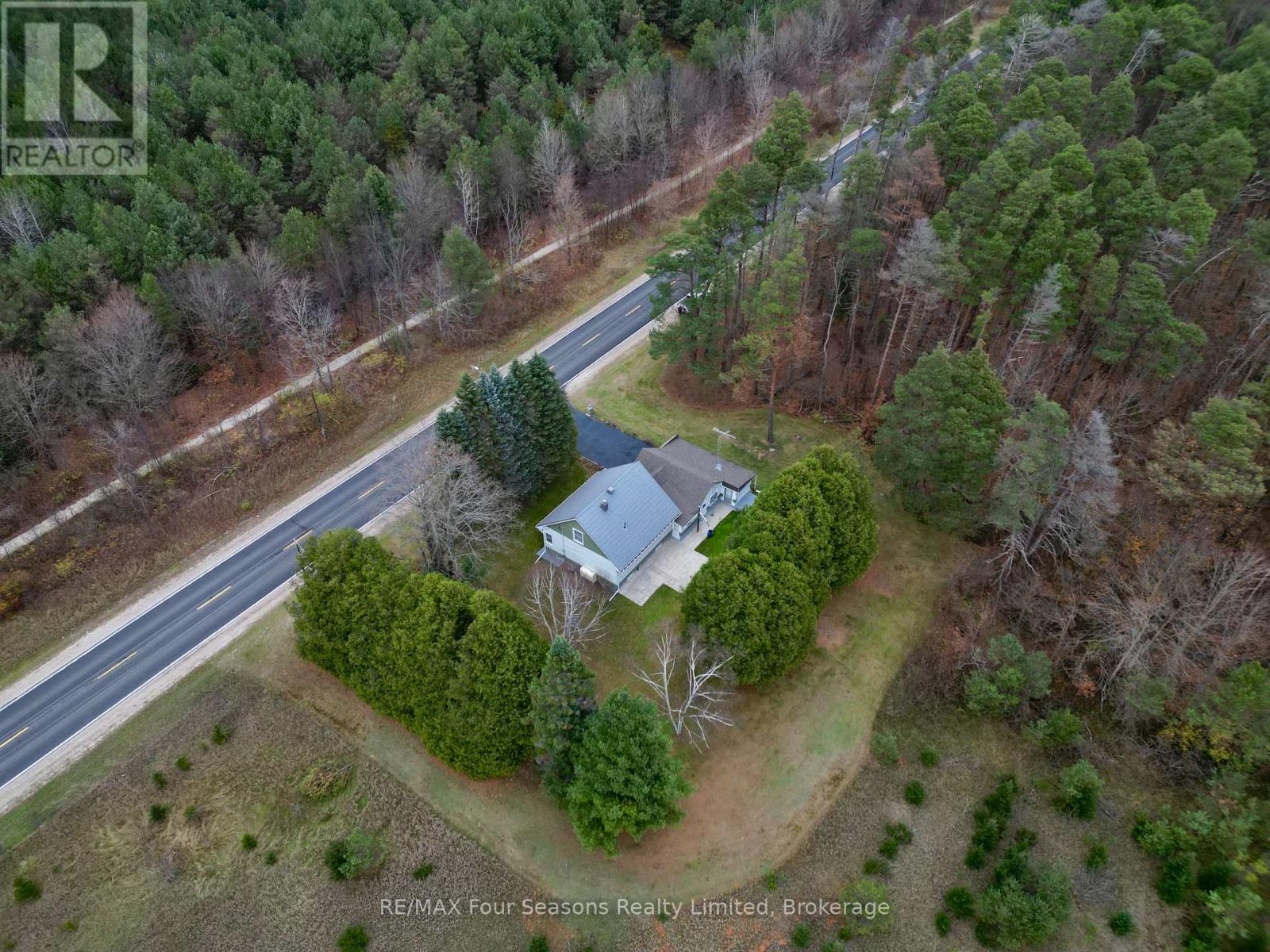 5601 County Road 9, Clearview, Ontario  L0M 1N0 - Photo 9 - S12101120