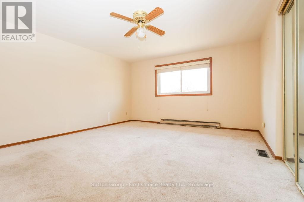96 Graff Avenue, Stratford, Ontario  N5A 5L7 - Photo 16 - X12100951