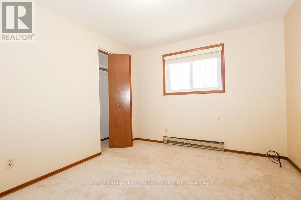 96 Graff Avenue, Stratford, Ontario  N5A 5L7 - Photo 17 - X12100951