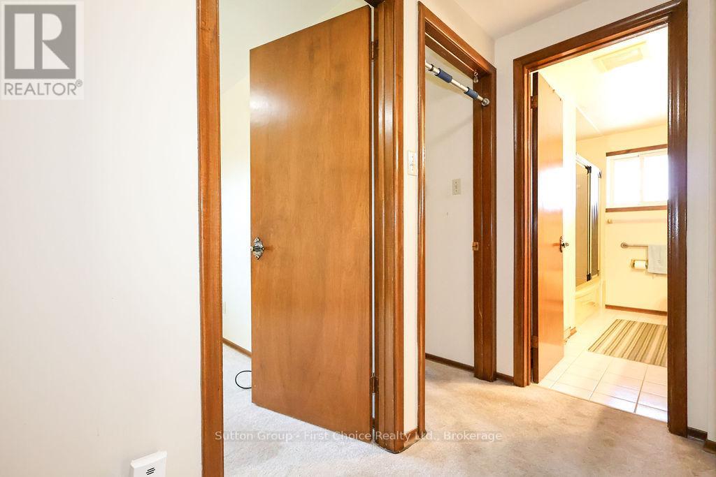 96 Graff Avenue, Stratford, Ontario  N5A 5L7 - Photo 18 - X12100951