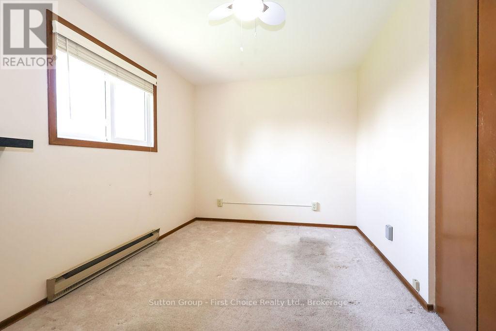 96 Graff Avenue, Stratford, Ontario  N5A 5L7 - Photo 20 - X12100951