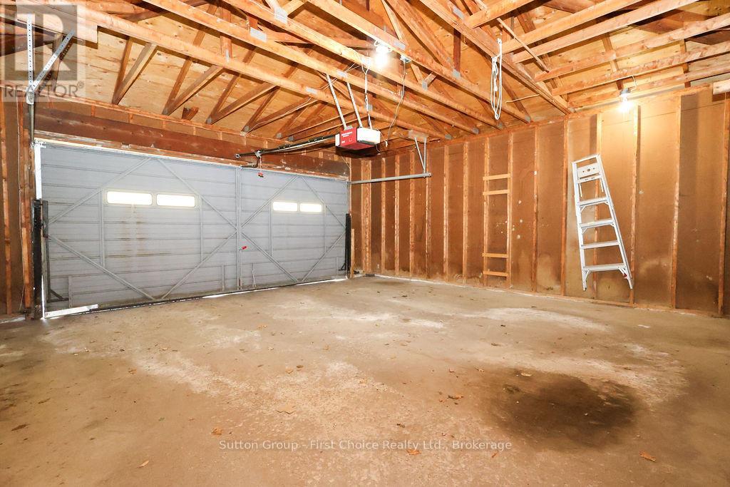 96 Graff Avenue, Stratford, Ontario  N5A 5L7 - Photo 35 - X12100951