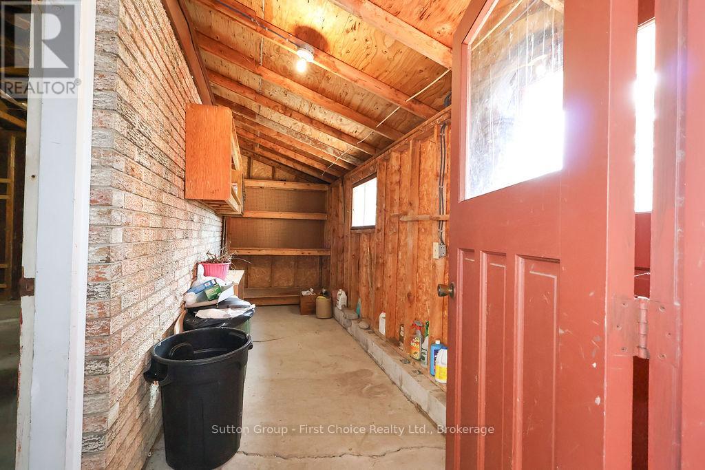 96 Graff Avenue, Stratford, Ontario  N5A 5L7 - Photo 36 - X12100951