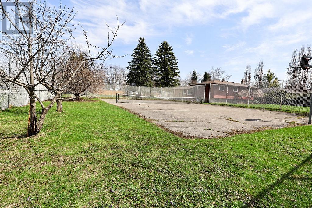 96 Graff Avenue, Stratford, Ontario  N5A 5L7 - Photo 41 - X12100951
