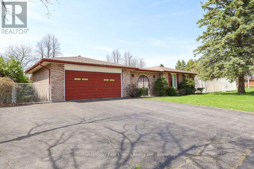 96 Graff Avenue, Stratford, Ontario  N5A 5L7 - Photo 47 - X12100951