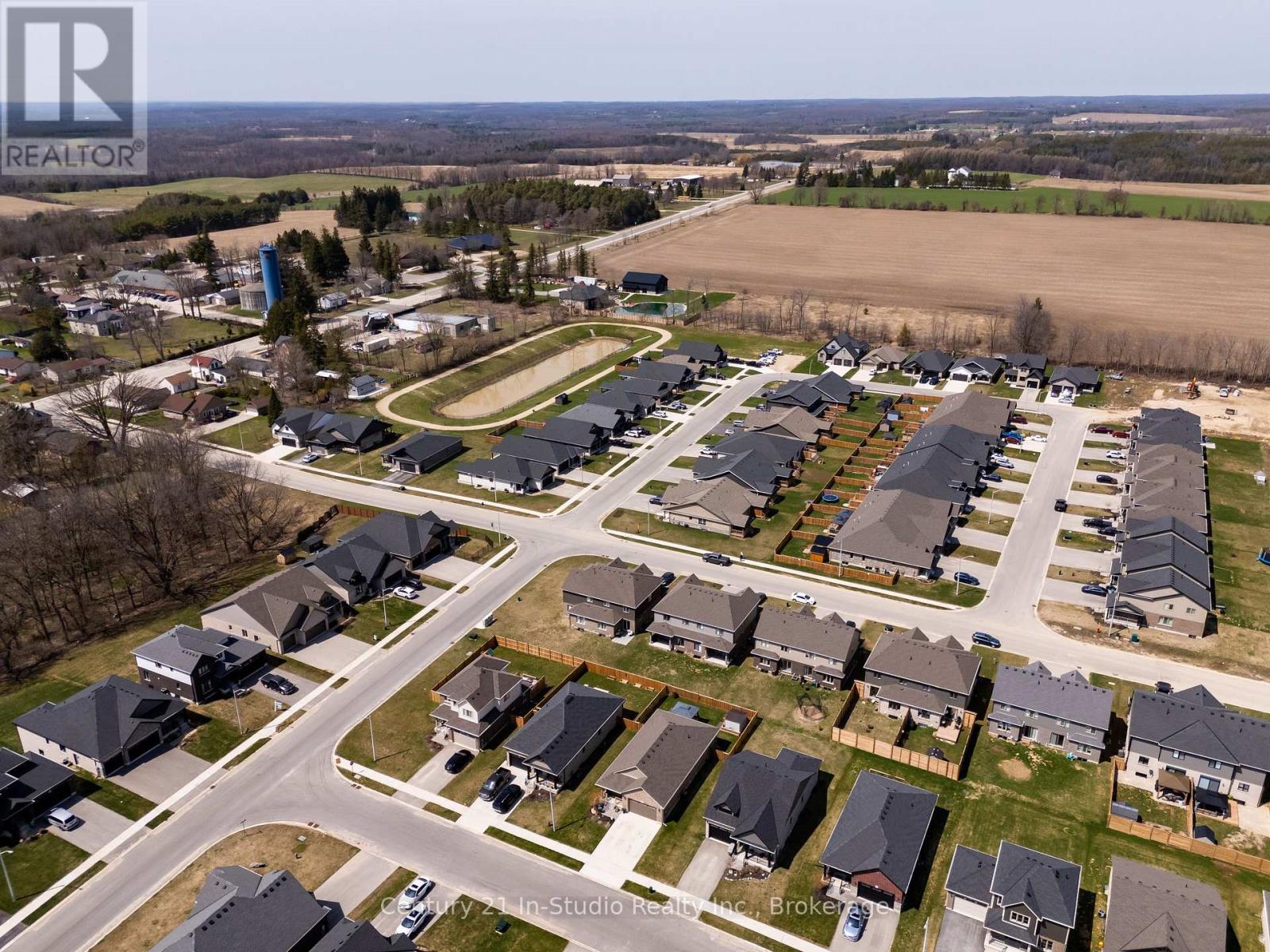 Property at 104 EMERSON WAY image 3