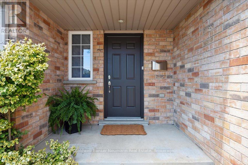 50 Chesterton Lane, Guelph, Ontario  N1E 6S8 - Photo 4 - X12101076