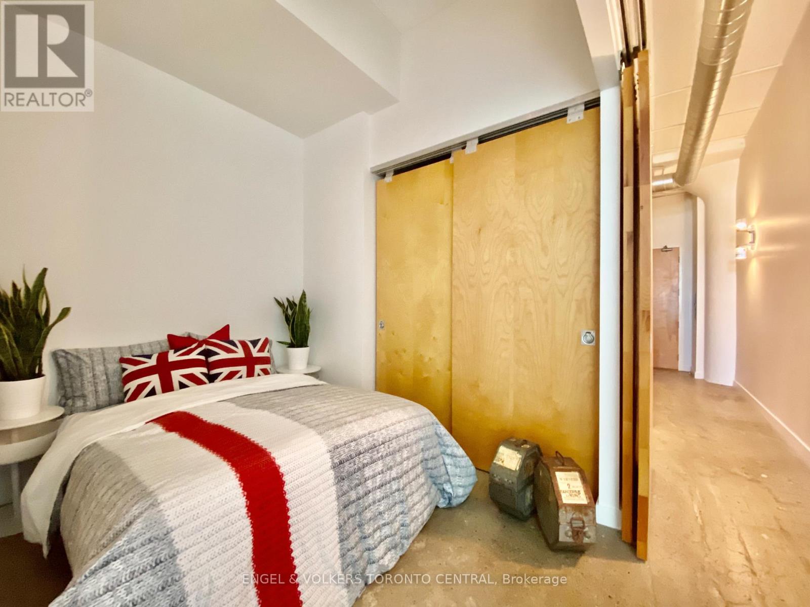 645 - 155 Dalhousie Street, Toronto, Ontario  M5B 2P7 - Photo 10 - C12100935