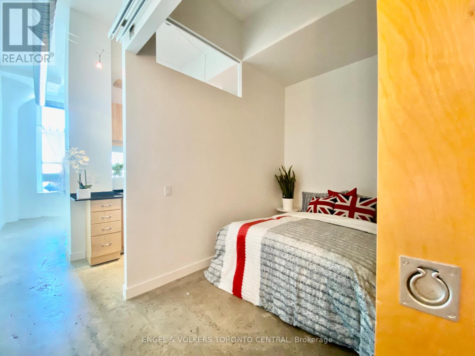 645 - 155 Dalhousie Street, Toronto, Ontario  M5B 2P7 - Photo 11 - C12100935