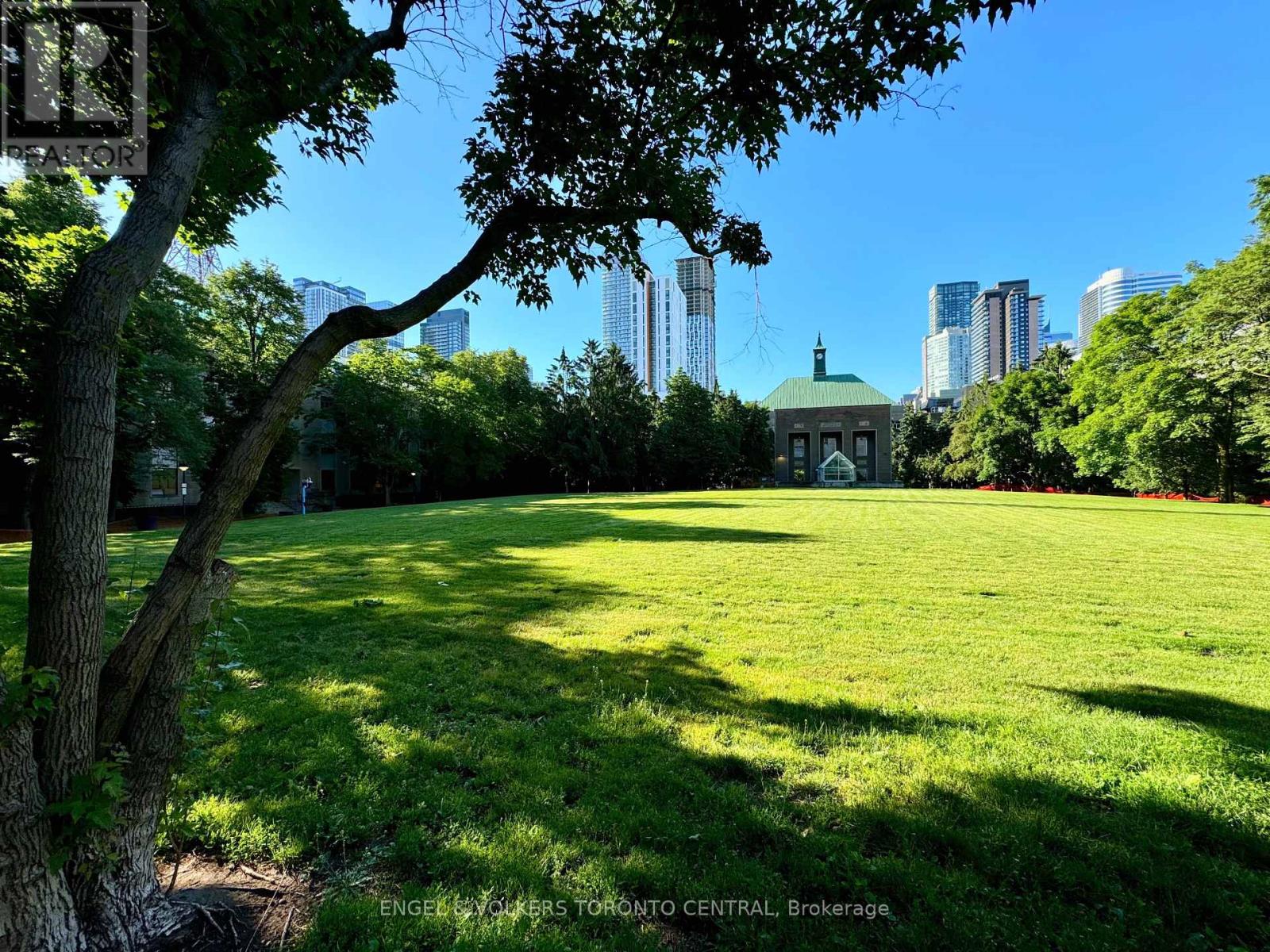 645 - 155 Dalhousie Street, Toronto, Ontario  M5B 2P7 - Photo 2 - C12100935