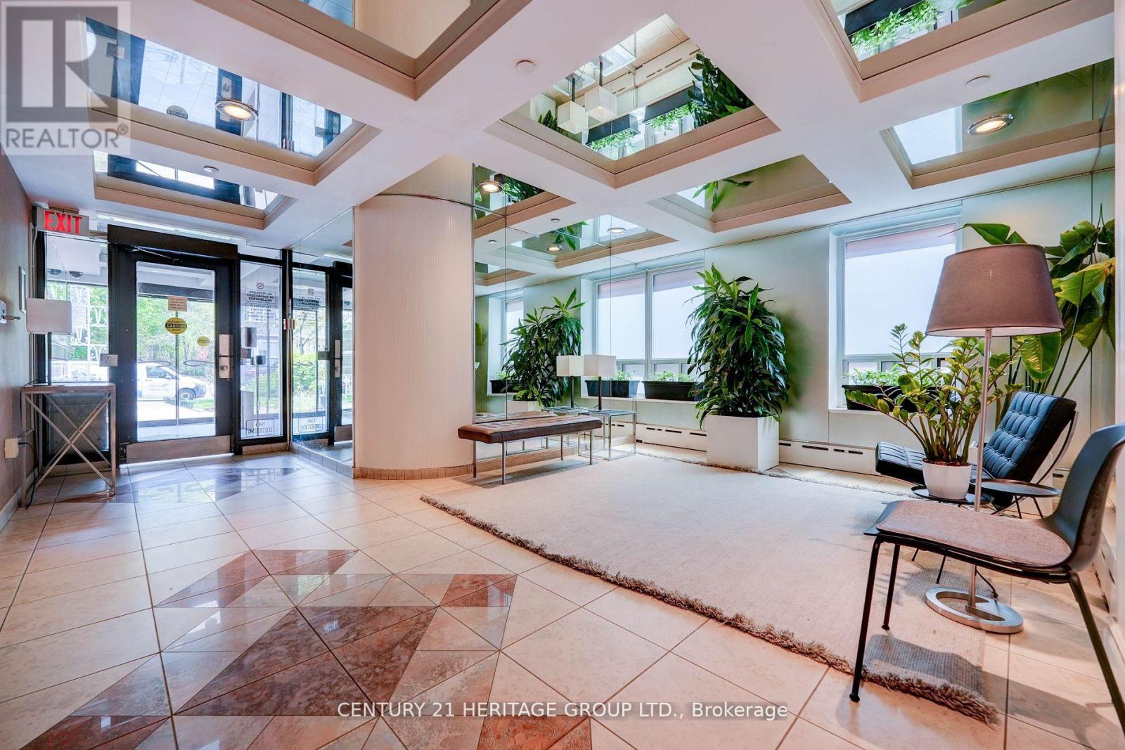 Property at 107 - 78 WARREN ROAD image 3