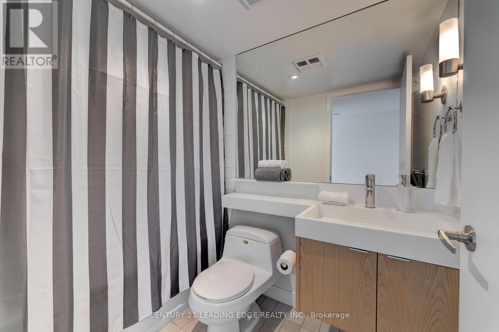 3111 - 25 Telegram Mews, Toronto, Ontario  M5V 3Z1 - Photo 10 - C12096865