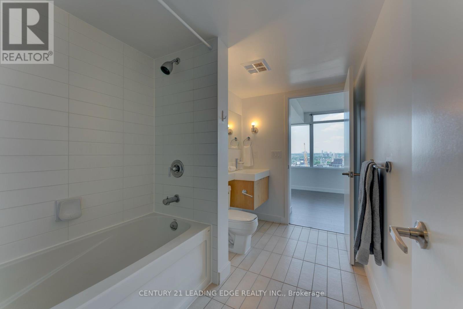 3111 - 25 Telegram Mews, Toronto, Ontario  M5V 3Z1 - Photo 15 - C12096865