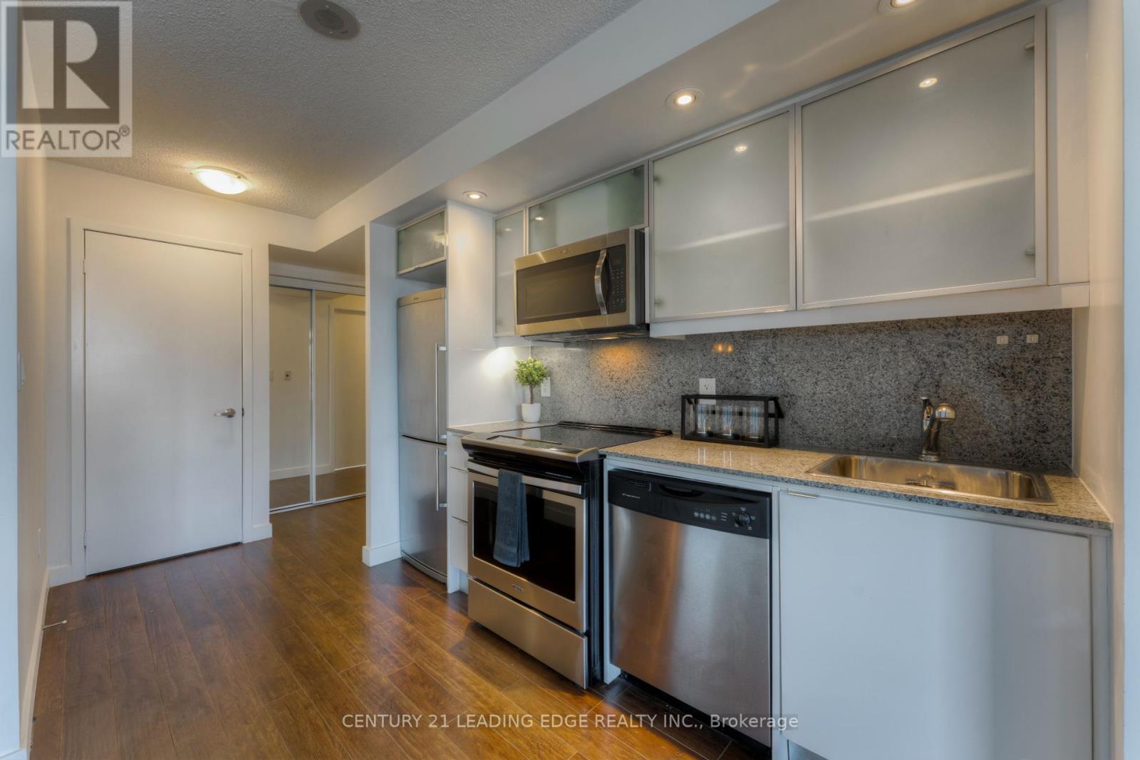 3111 - 25 Telegram Mews, Toronto, Ontario  M5V 3Z1 - Photo 6 - C12096865
