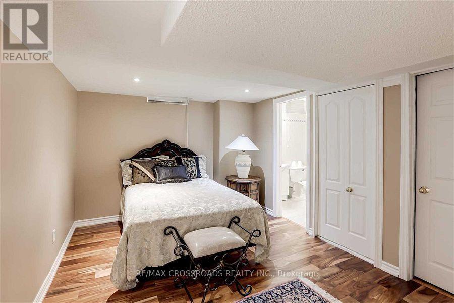 2 Mumberson Court, Markham, Ontario  L6C 1Y4 - Photo 18 - N12101037