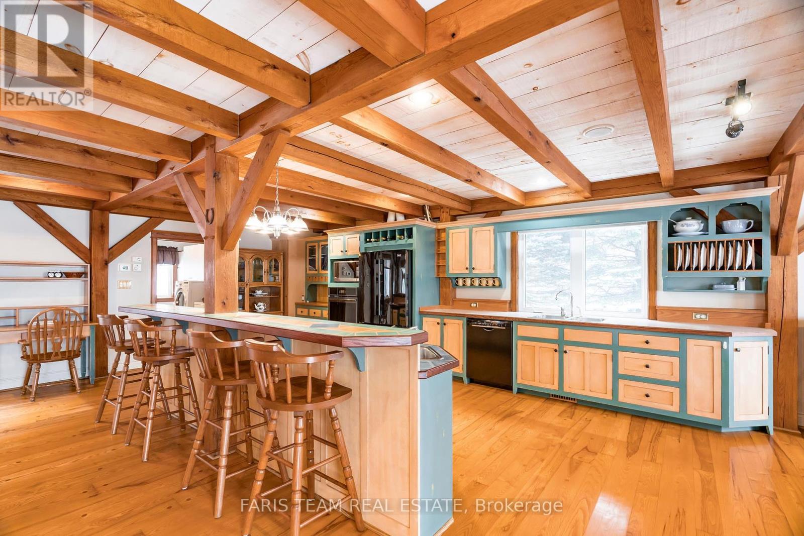 187 Champlain Road, Penetanguishene, Ontario  L9M 1S2 - Photo 8 - S12101027