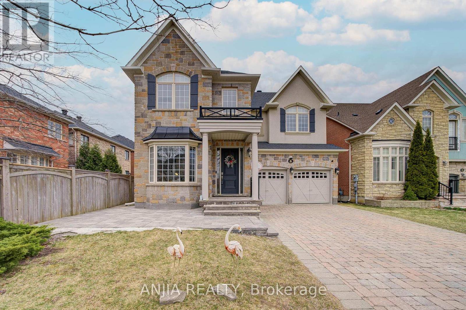 6 Dietzman Court, Richmond Hill, Ontario  L4E 4X6 - Photo 3 - N12091348