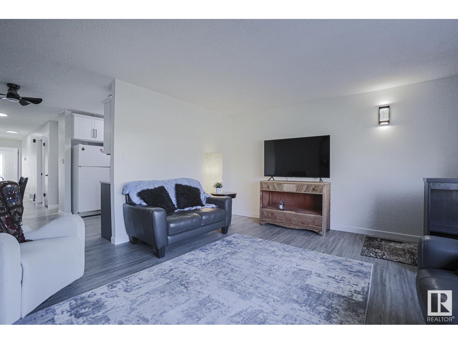 Property at 8751 152 ST NW image 5