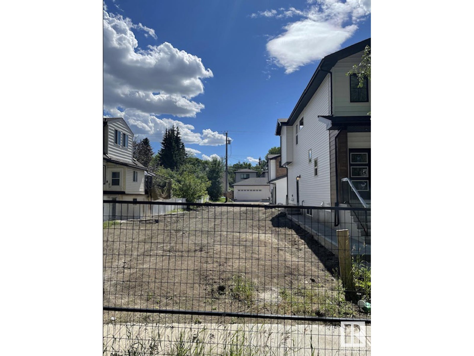 Property at 10815 65 AV NW image 3