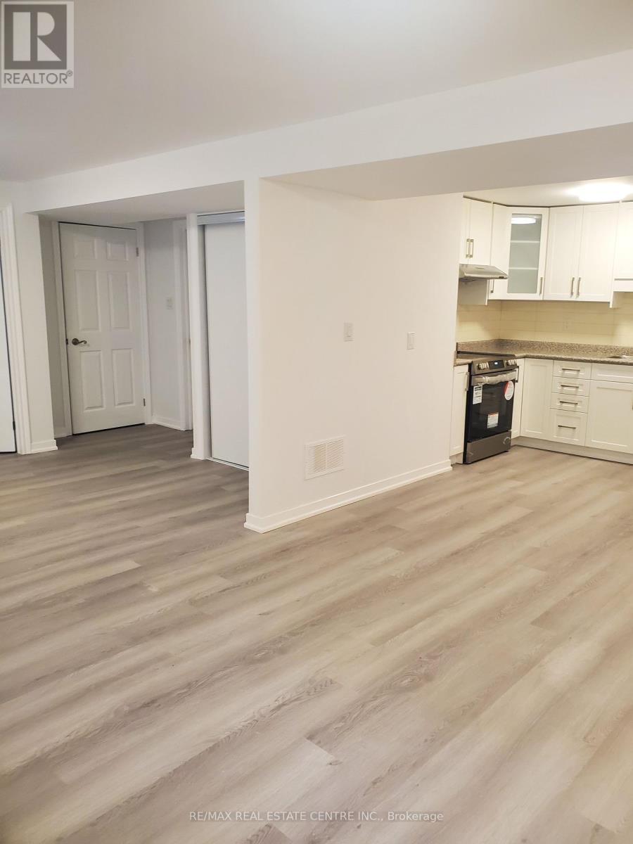 Bsmt - 1118 Lambton Drive, Oakville, Ontario  L6J 7P3 - Photo 5 - W12100943
