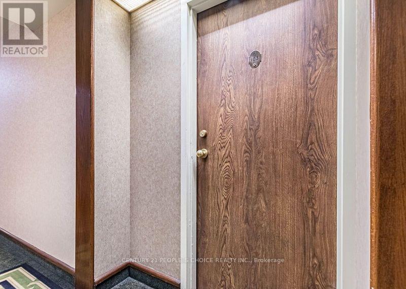 103 - 26 Hanover Road, Brampton, Ontario  L6S 4T2 - Photo 4 - W12100972