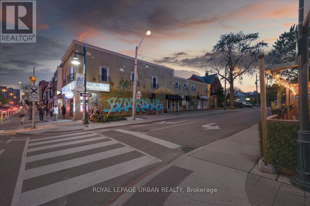 1264 Bloor Street W, Toronto, Ontario  M6H 1N8 - Photo 5 - W12101032