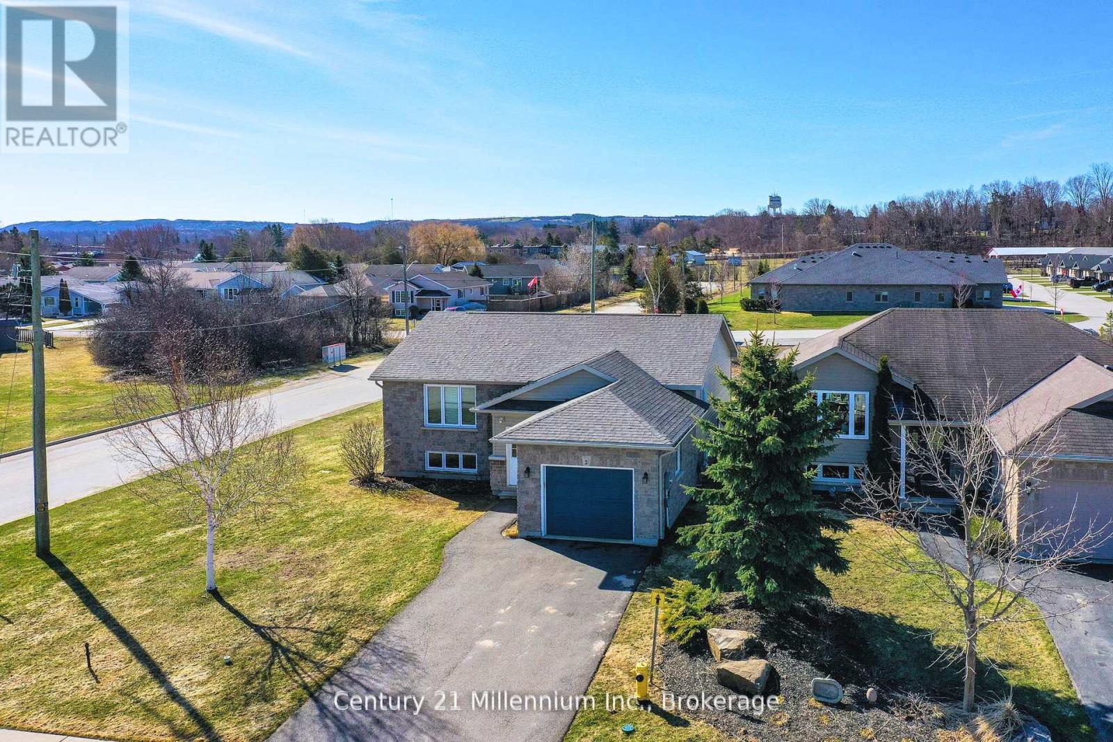 Property at 2 ST ANDREWS DRIVE image 1
